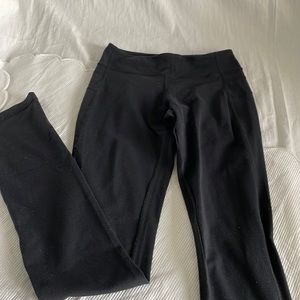 Lululemon black stretch pants with back pocket